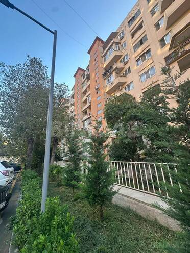 Satılır 4 otaqlı köhnə tikili 100 m², Əhmədli m., photo 1 from 19