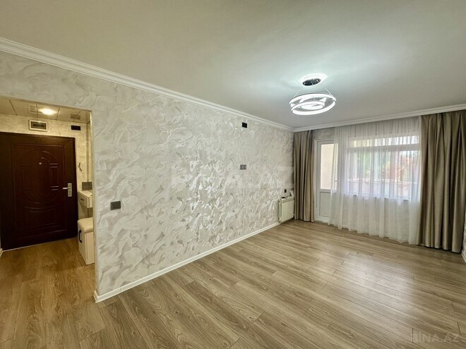 Satılır 2 otaqlı köhnə tikili 55 m², Xalqlar Dostluğu m., photo 3 from 10