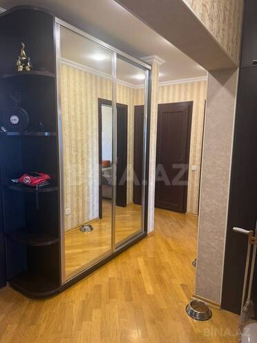 Satılır 4 otaqlı köhnə tikili 100 m², Xalqlar Dostluğu m., photo 1 from 11
