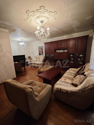 Продаётся 3-комн. вторичка 75 м², м. Нефтчиляр, photo 1 from 16