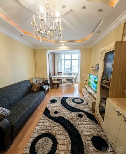 Продаётся 3-комн. вторичка 75 м², Ясамальский р., photo 1 from 8