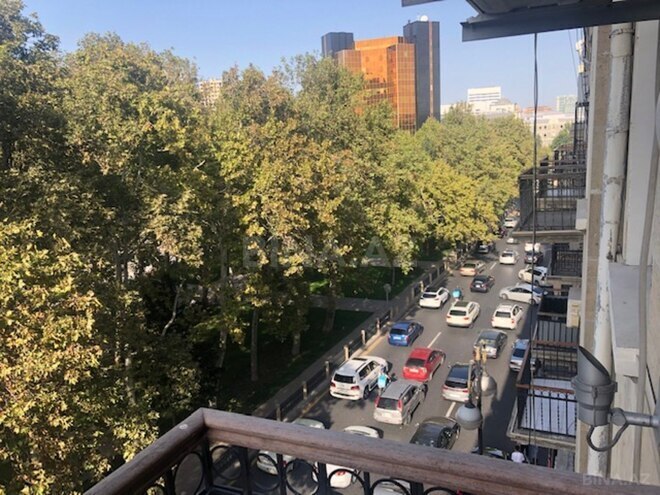 İcarəyə verilir 2 otaqlı köhnə tikili 55 m², 28 May m., photo 19 from 20