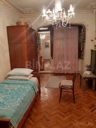 Satılır 4 otaqlı köhnə tikili 130 m², Azadlıq Prospekti m., photo 6 from 12