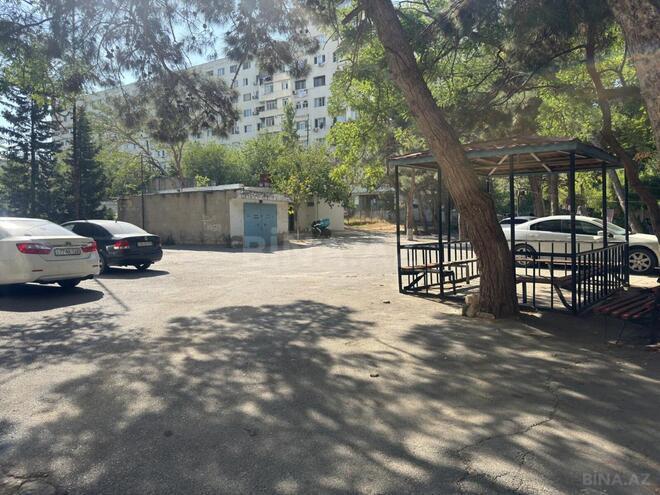 Продаётся 2-комн. вторичка 30 м², м. Кара Караев, photo 1 from 16