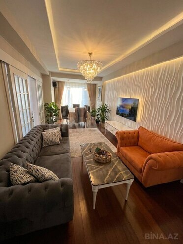 Продаётся 3-комн. новостройка 126 м², Хатаинский р., photo 1 from 19