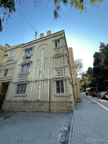 Продается 1-комн. вторичка 42 м², Насиминский  р., photo 1 from 15