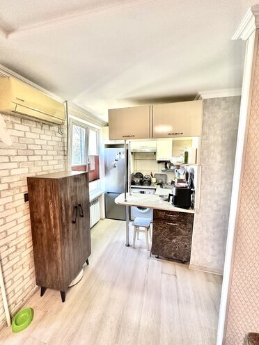 Satılır 2 otaqlı köhnə tikili 40 m², Qara Qarayev m., photo 3 from 17