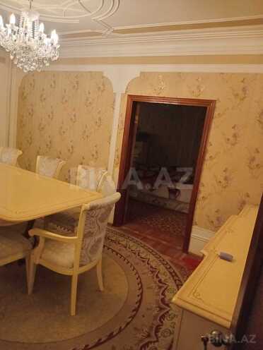 Satılır 5 otaqlı köhnə tikili 120 m², Xalqlar Dostluğu m., photo 12 from 32