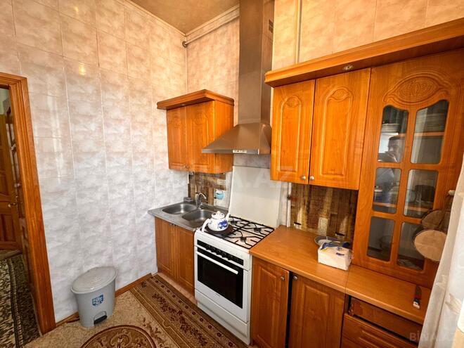Satılır 3 otaqlı köhnə tikili 70 m², Qara Qarayev m., photo 14 from 17