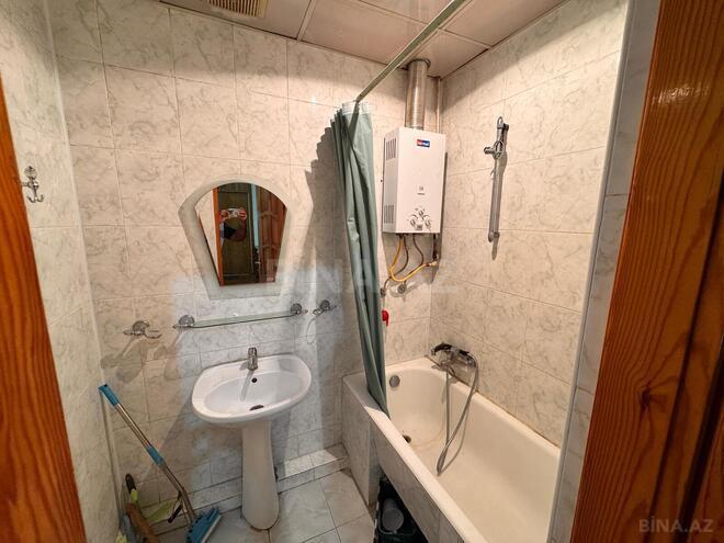 Satılır 3 otaqlı köhnə tikili 70 m², Qara Qarayev m., photo 16 from 17