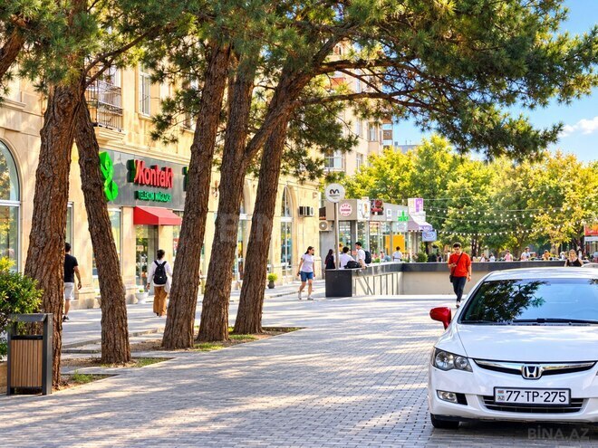 Satılır 3 otaqlı köhnə tikili 70 m², Qara Qarayev m., photo 3 from 17