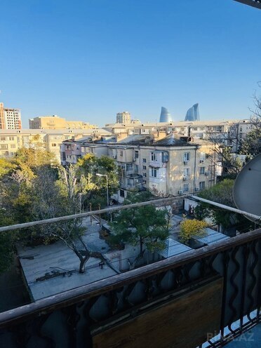 Satılır 2 otaqlı köhnə tikili 58 m², Elmlər Akademiyası m., photo 18 from 19
