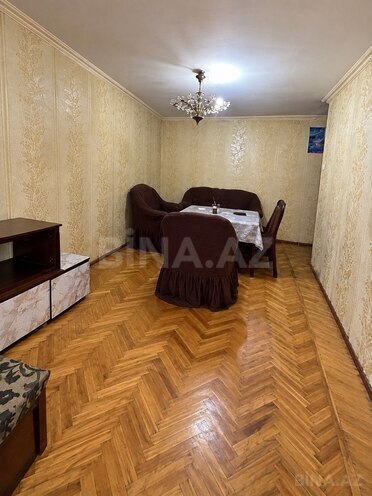 Продается 1-комн. вторичка 30 м², м. Нефтчиляр, photo 1 from 6