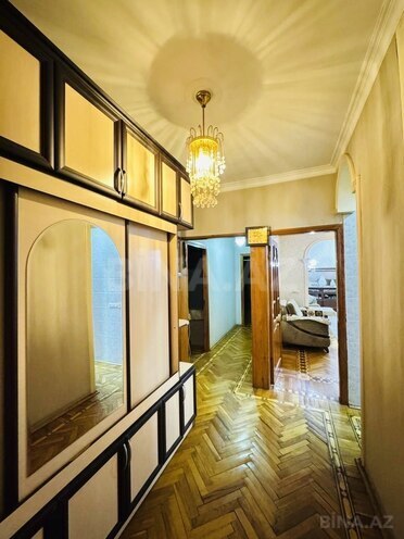 Satılır 5 otaqlı köhnə tikili 125 m², Azadlıq Prospekti m., photo 8 from 18
