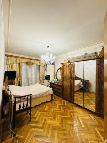 Satılır 5 otaqlı köhnə tikili 125 m², Azadlıq Prospekti m., photo 9 from 18