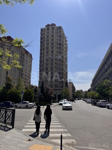 Satılır 5 otaqlı köhnə tikili 125 m², Azadlıq Prospekti m., photo 1 from 18