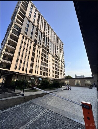Сдается 3-комн. новостройка 125 м², м. Низами, photo 1 from 19