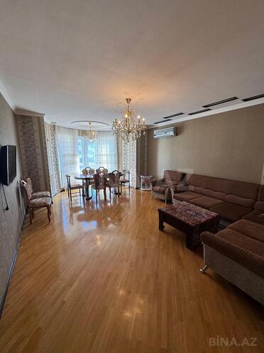 Сдаётся 3-комн. новостройка 80 м², м. 8 ноября, photo 1 from 14