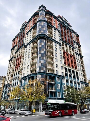 Сдаётся 2-комн. новостройка 70 м², м. 28 мая, photo 1 from 13