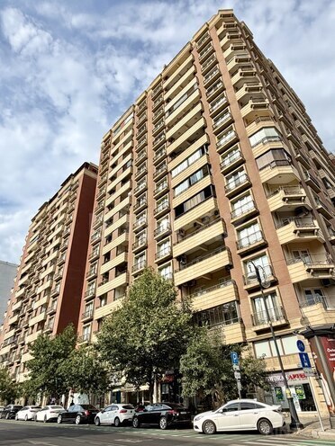 Satılır 4 otaqlı yeni tikili 220 m², 28 May m., photo 1 from 28
