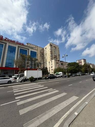 Satılır 2 otaqlı köhnə tikili 55 m², İnşaatçılar m., photo 1 from 14