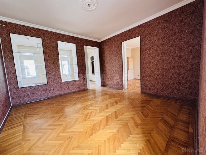 Satılır 4 otaqlı köhnə tikili 96 m², Sahil m., photo 11 from 20