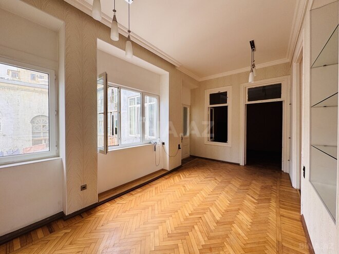 Satılır 4 otaqlı köhnə tikili 96 m², Sahil m., photo 7 from 20