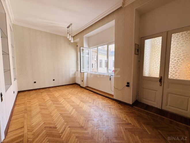 Satılır 4 otaqlı köhnə tikili 96 m², Sahil m., photo 14 from 20