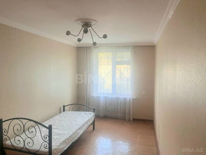 Продаётся 3-комн. вторичка 70 м², м. Иншаатчылар, photo 4 from 11