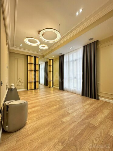 Продаётся 2-комн. новостройка 77 м², м. Кара Караев, photo 1 from 14