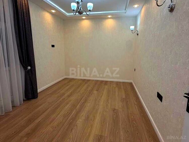 Продается 2-комн. вторичка 65 м², м. Ази Асланов, photo 4 from 12