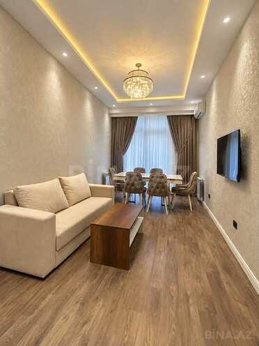 Сдаётся 2-комн. новостройка 85 м², м. Низами, photo 1 from 8