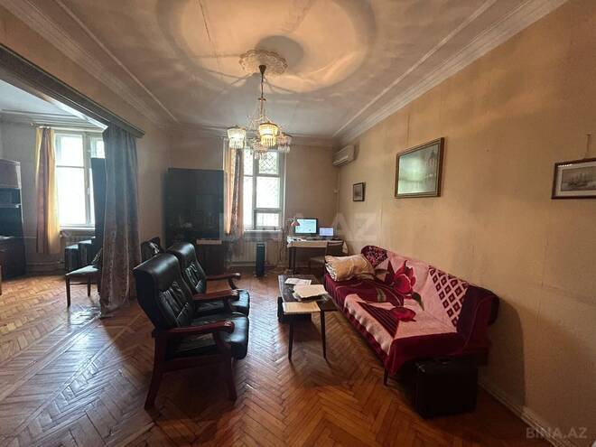 Satılır 5 otaqlı köhnə tikili 110 m², Yasamal q., photo 1 from 17