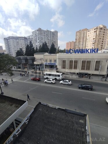 Продается 3-комн. вторичка 65 м², м. Мемар Аджеми, photo 1 from 11