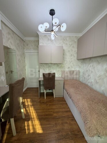 Продаётся 3-комн. вторичка 65 м², Хатаинский р., photo 12 from 17