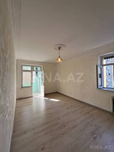 Satılır 2 otaqlı köhnə tikili 45 m², Qaraçuxur q., photo 1 from 9
