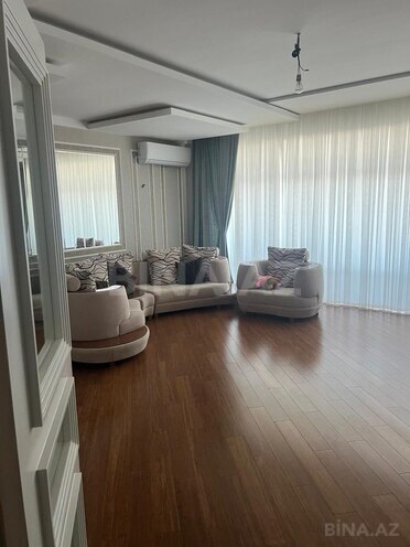 Satılır 3 otaqlı yeni tikili 145 m², 8-ci mikrorayon q., photo 1 from 12