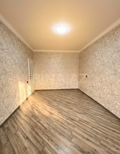 Продаётся 2-комн. вторичка 65 м², м. Ази Асланов, photo 1 from 6