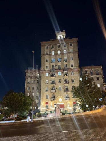 Продается 3-комн. вторичка 80 м², м. Низами, photo 1 from 24