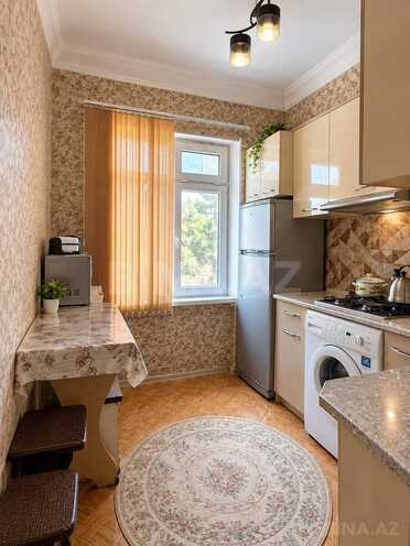 Продаётся 4-комн. вторичка 80 м², м. Нефтчиляр, photo 8 from 10