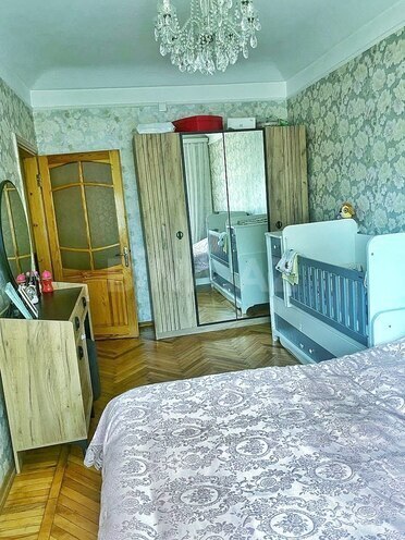 Продаётся 4-комн. вторичка 80 м², м. Нефтчиляр, photo 4 from 10
