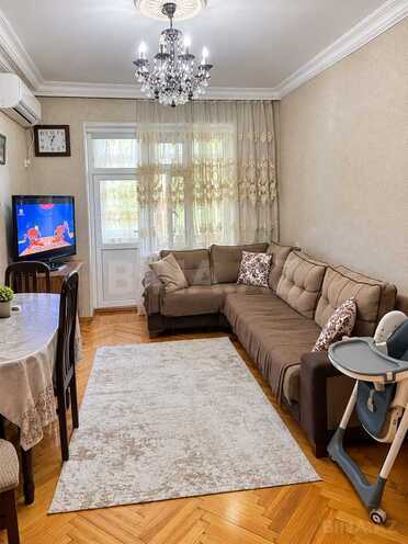 Продаётся 4-комн. вторичка 80 м², м. Нефтчиляр, photo 1 from 10