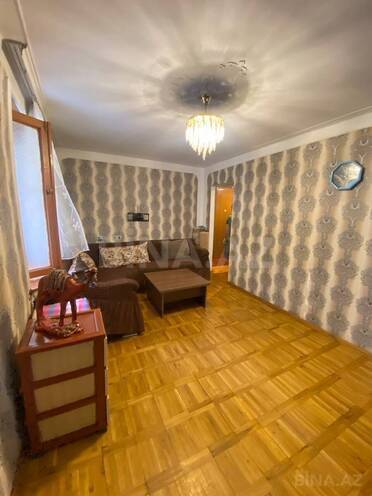 Satılır 2 otaqlı köhnə tikili 45 m², Elmlər Akademiyası m., photo 1 from 9