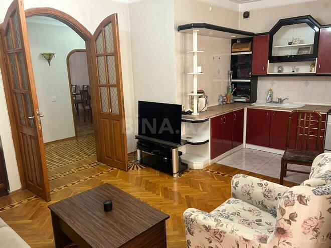 Satılır 4 otaqlı köhnə tikili 140 m², Nəsimi r., photo 8 from 9