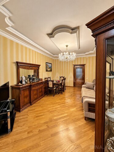 Продаётся 3-комн. вторичка 74 м², м. Нариман Нариманов, photo 1 from 12