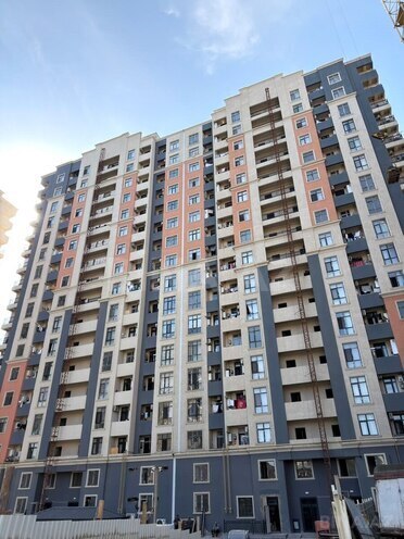 Продаётся 2-комн. новостройка 80 м², м. Кара Караев, photo 1 from 15