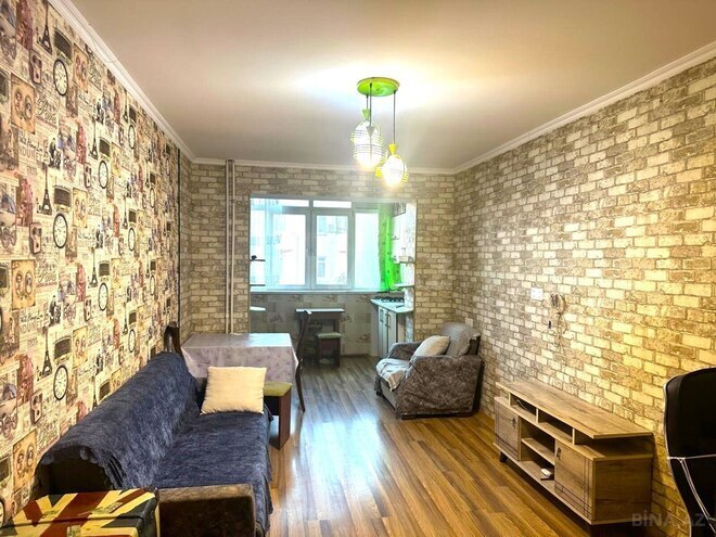 Продаётся 3-комн. вторичка 50 м², м. Ази Асланов, photo 3 from 15