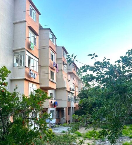Продаётся 3-комн. вторичка 50 м², м. Ази Асланов, photo 1 from 15
