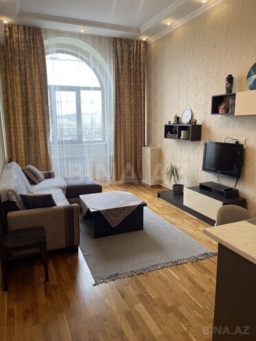 Сдается 2-комн. новостройка 60 м², м. Иншаатчылар, photo 1 from 6