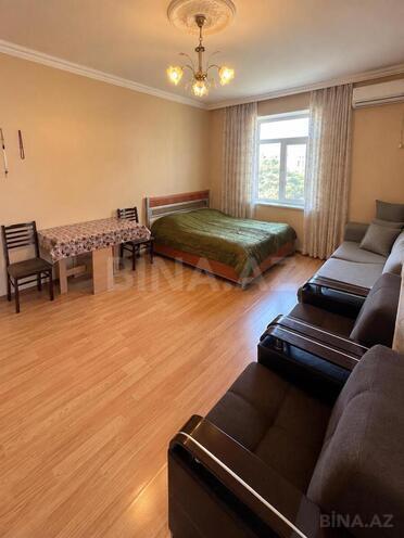 Satılır 1 otaqlı köhnə tikili 40 m², Qara Qarayev m., photo 1 from 13
